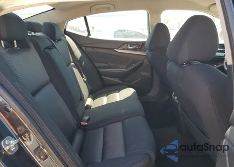 2016 Nissan Maxima 3.5S z USA, uszkodzony, nr VIN 1N4AA6AP3GC422990